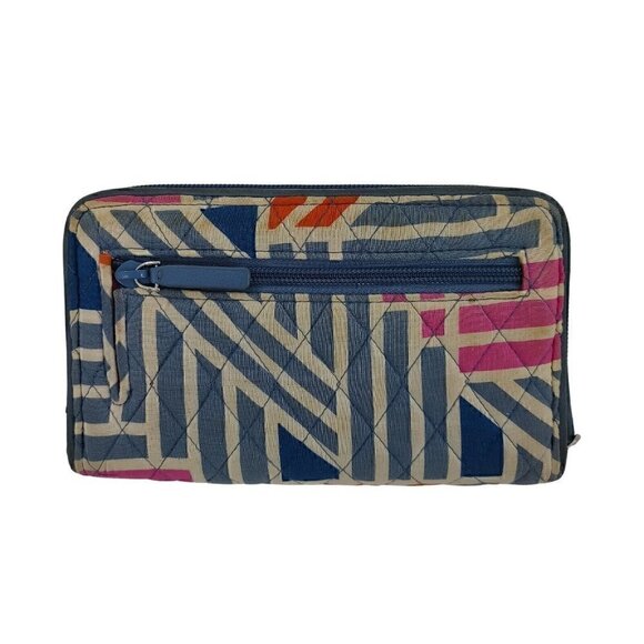 VERA BRADLEY Geo Medallions Large Turnlock Wallet Pre-Owned Condition - Picture 2 of 4